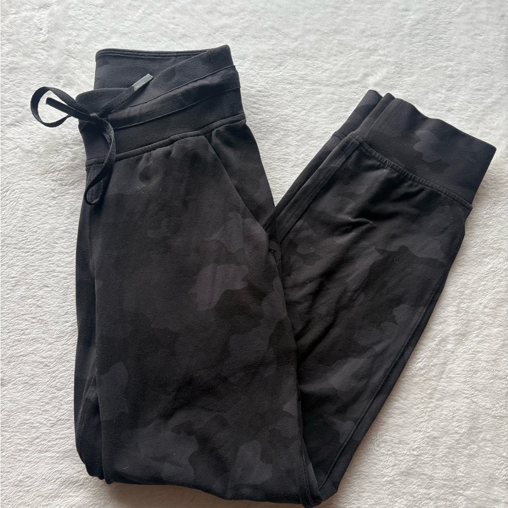 Lululemon Ready To Rulu Joggers- Camo- size 2 - Picture 4 of 4